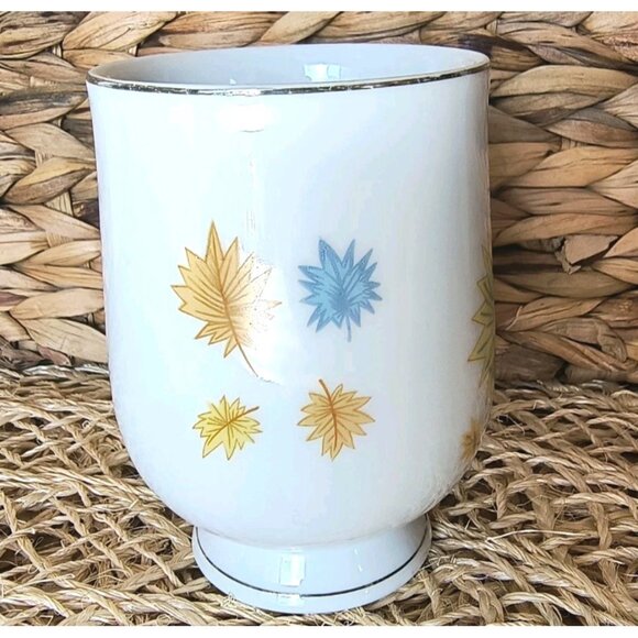 Royalton China Co. Leaf Mug, Fine China, Made in Japan Translucent Porcelain EUC - Picture 2 of 9